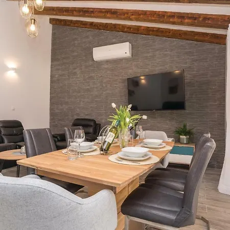 Two-bedroom Holiday In Dom wakacyjny Pakoštane