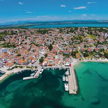 Two-bedroom Holiday In Pakoštane